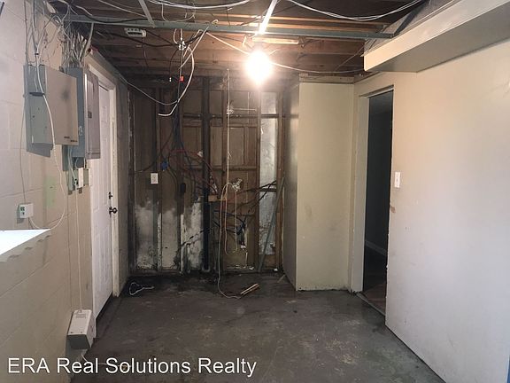 3rd image of 3190 Caralee Dr