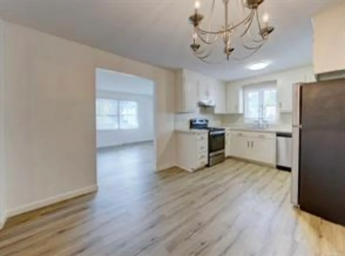 1 bed, 850 sqft, $1,600 — Photo 2