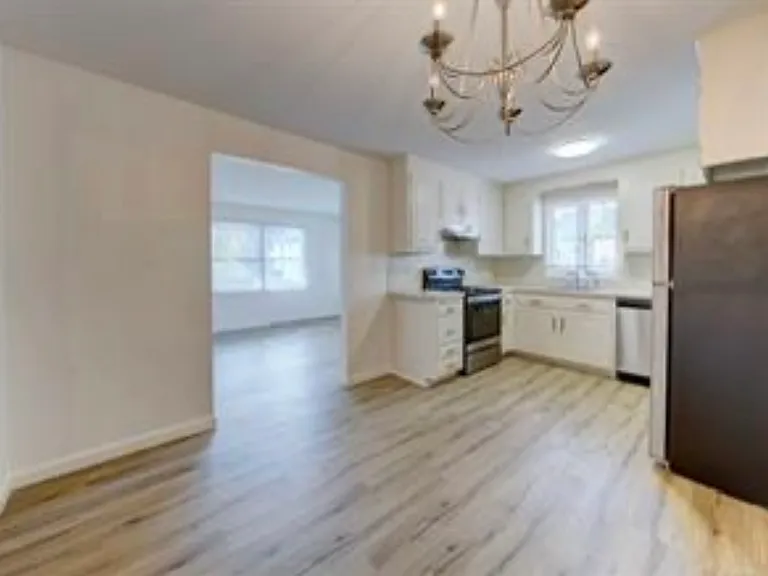 54 Oak St #11 — Photo 2