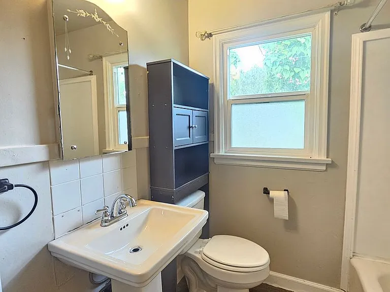 2704 W Garland Ave — Photo 8