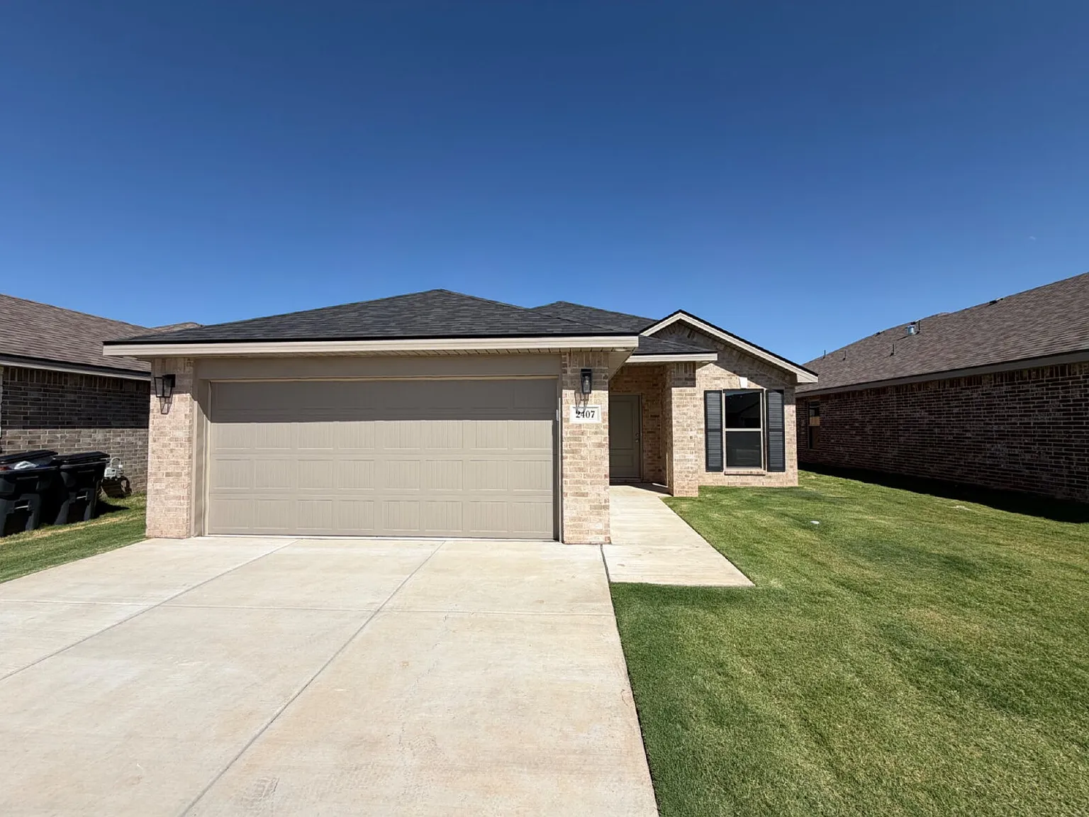 3 bed, 2.0 bath, 1550 sqft, $1,825 — Photo 1