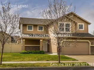 1061 N Fox Hollow Dr, North Salt Lake, UT 84054