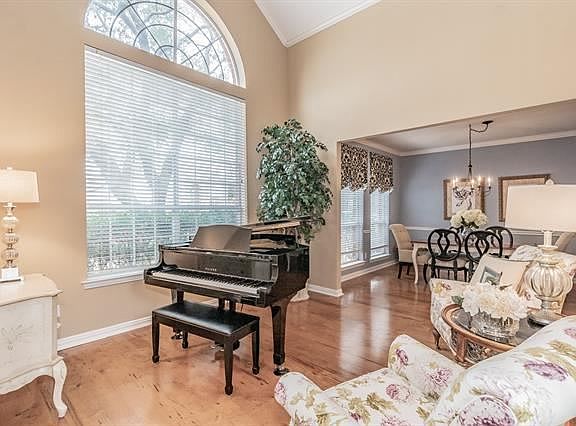 2nd image of 8608 Kendall Dr
