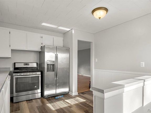 4th image of 27007 Joy Rd