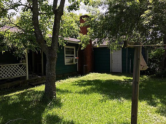 2nd image of 2610 Woodland St