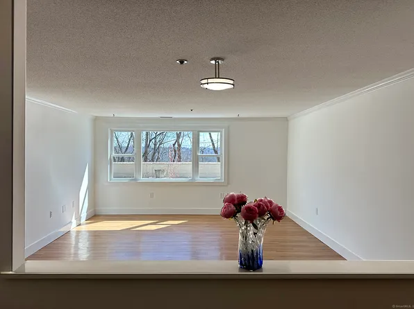 707 Mix Avenue #19, Hamden, CT 06514