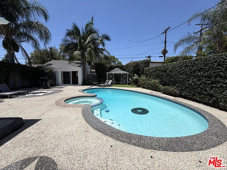4747 Cartwright Ave — Photo 49