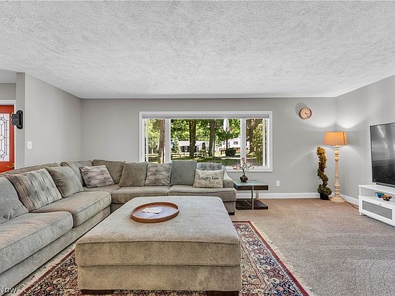 5th image of 6821 Thornapple Rd