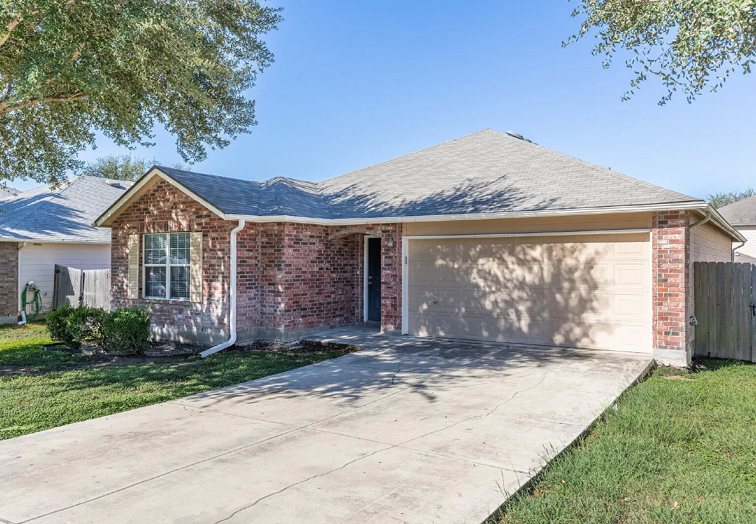 3 bed, 2.0 bath, 1551 sqft, $1,650 — Photo 2