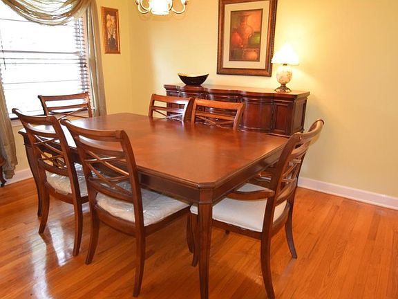 4th image of 2805 N Rosswood Dr