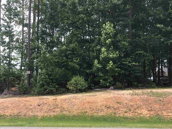 3rd image of 1941 Northwoods Dr