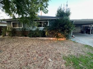 4959 E Carmen Ave, Fresno, CA 93727