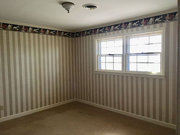 5th image of 209 Finley St
