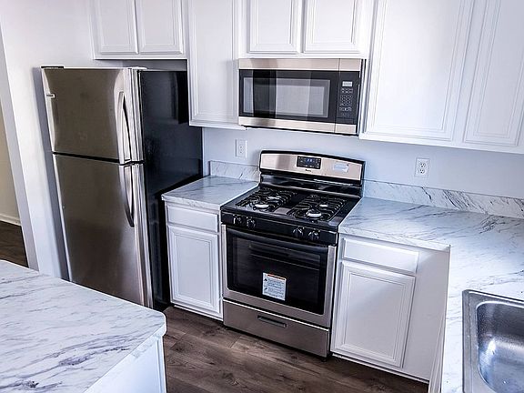 4th image of 2484 Revere Ct #27B