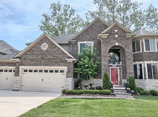39154 Nautical Ln, Harrison Township, MI 48045