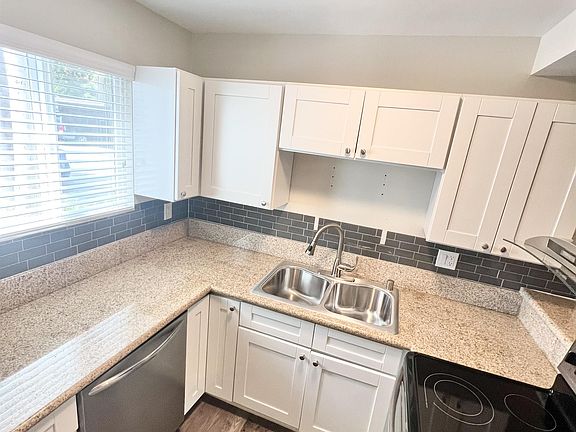 4th image of 2950 La Costa Ave #4