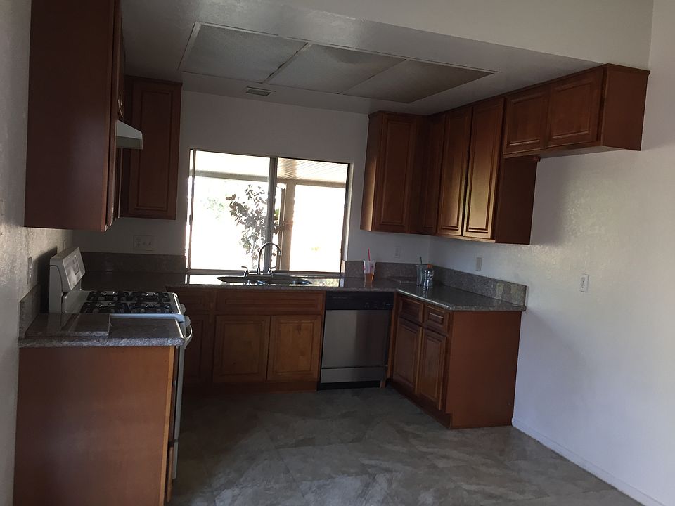1st image of 2557 Glenfield Ave