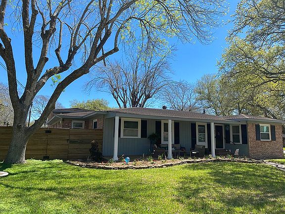 3rd image of 804 Avenue E