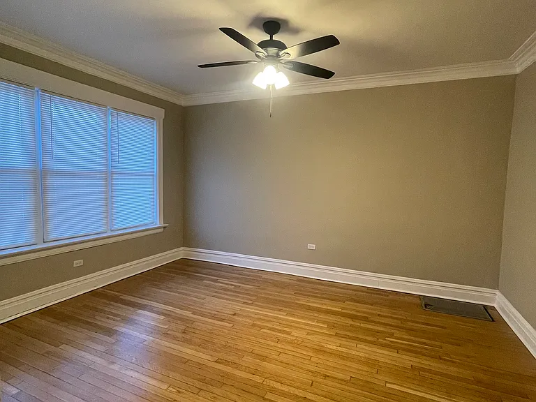 7556 S Langley Ave #1 — Photo 6