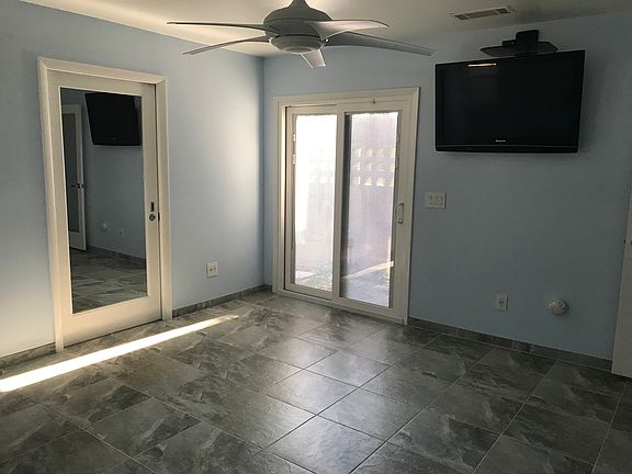 Blind between glass door 