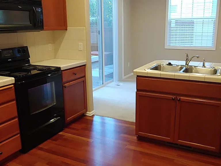 831 SE Bayshore Cir — Photo 6