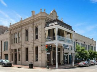 450 Julia St APT 3E, New Orleans, LA 70130