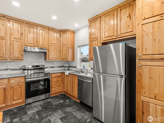 4th image of 1257 SW Elzina Street
