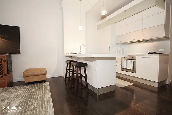 Rented by Sotheby's International Realty | media 20