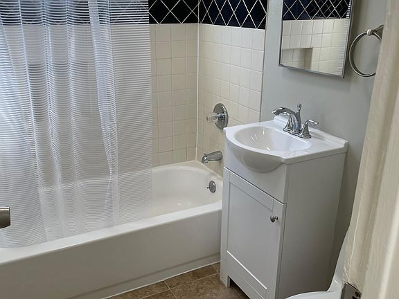 5th image of 429-431 W Garfield Ave