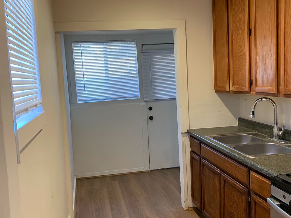 2nd image of 4234-4236 Mercury Ave #2