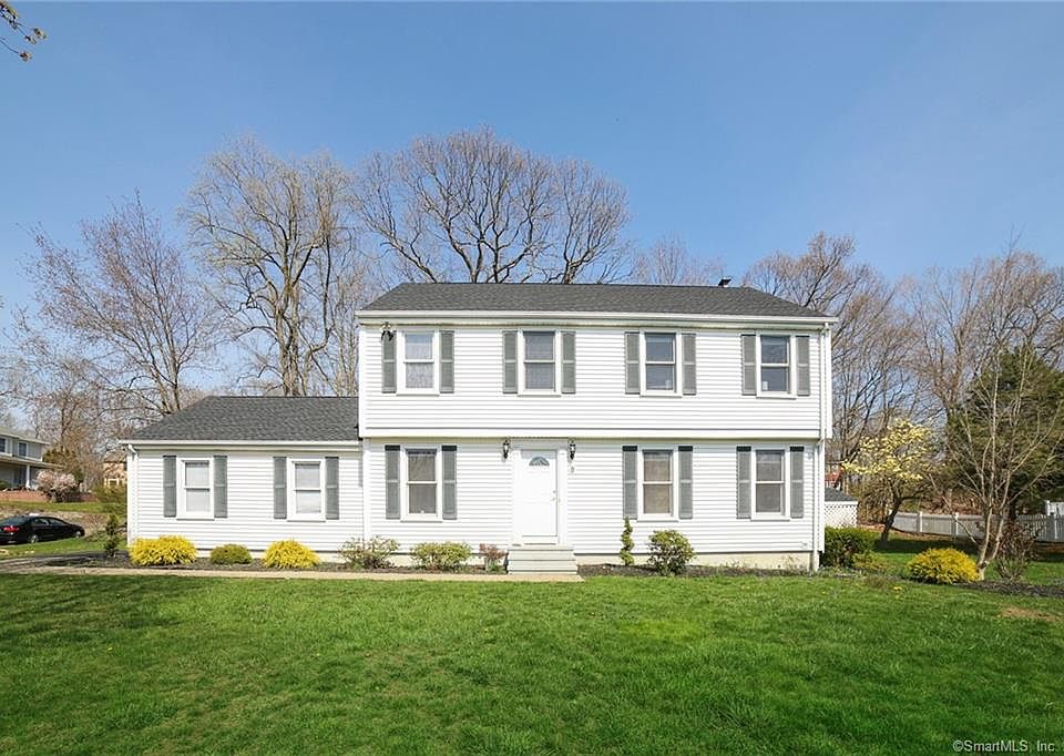 1st image of 9 Tanglewood Dr