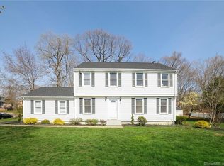 9 Tanglewood Dr, Branford, CT 06405