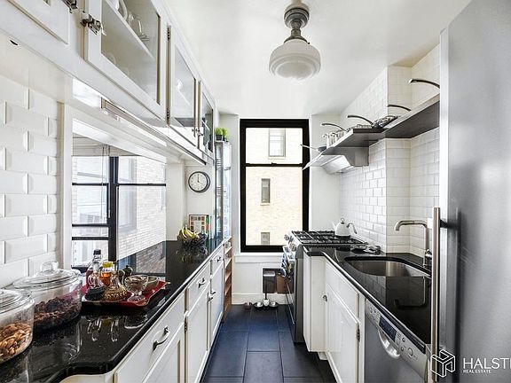 4th image of 200 W 86th St APT 17K
