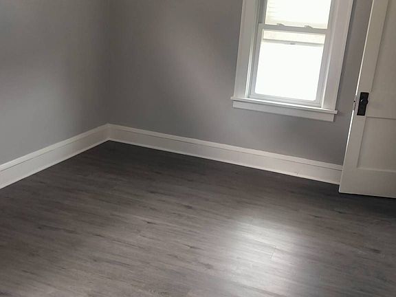 4th image of 4072 E 64th St #Up
