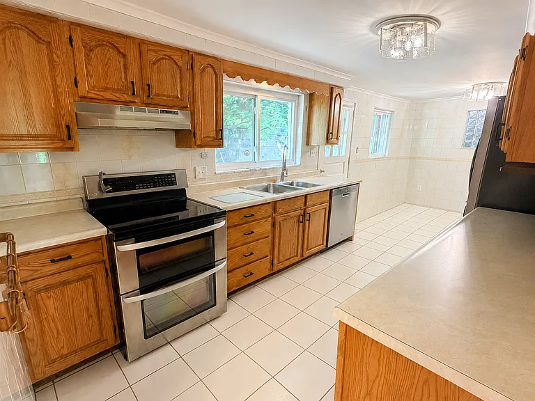 2381 Collins Rd — Photo 7