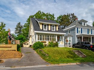 1069 Van Antwerp Road, Niskayuna, NY 12309