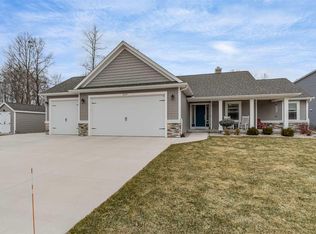 5519 Red Tail Ln, Midland, MI 48642