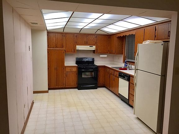 5th image of 15850 Laramie Ave APT 201