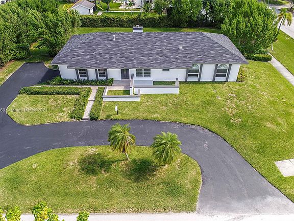 3rd image of 8705 SW 178th Ter