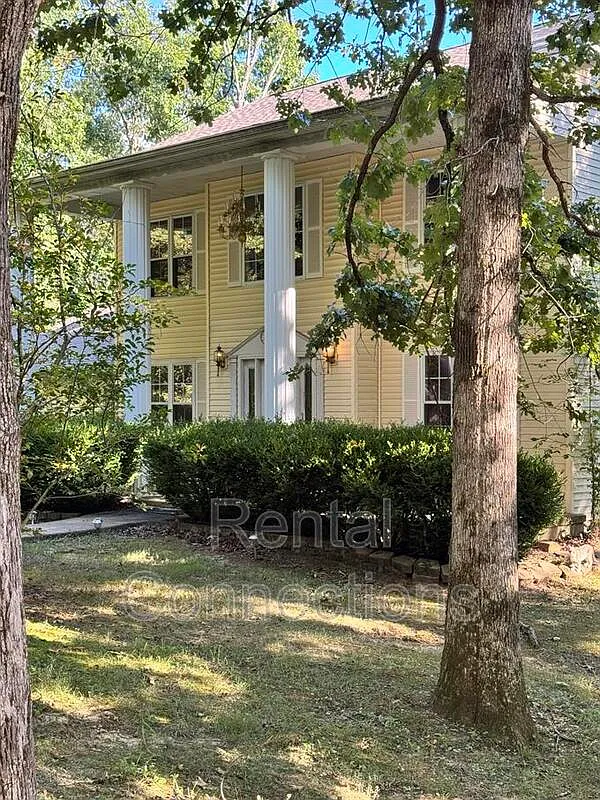 4 bed, 3.0 bath, $2,300 — Photo 1