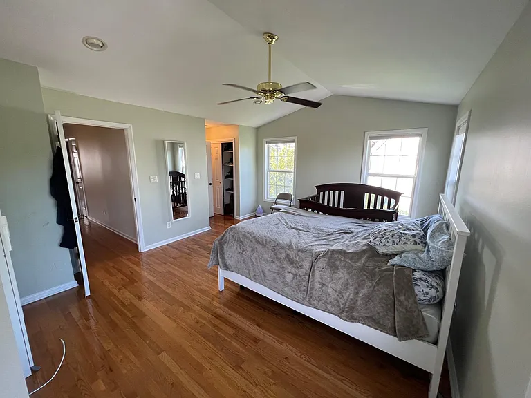 555 Coventry Dr — Photo 34