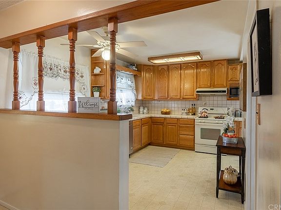 4th image of 10415 Ives St