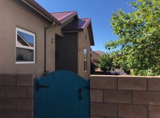 5304 Circita Del Norte, Santa Fe, NM 87507
