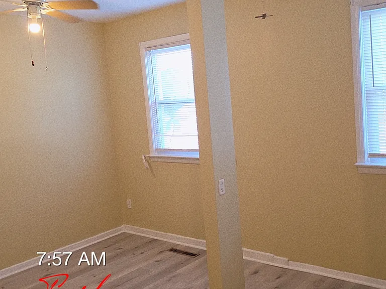 938 N Franklintown Rd — Photo 4
