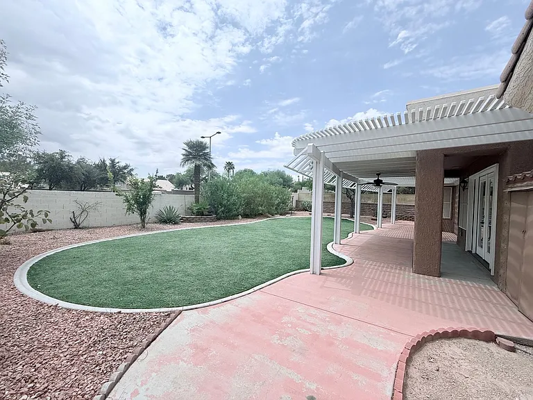 9709 Blue Bell Dr — Photo 21