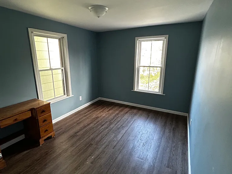 31 Maple Ave — Photo 17
