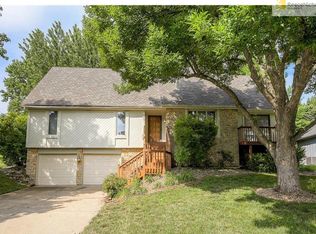 303 NW Locust St, Lees Summit, MO 64064