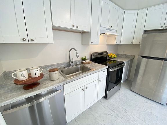 3rd image of 1245 Kearny St APT 1F