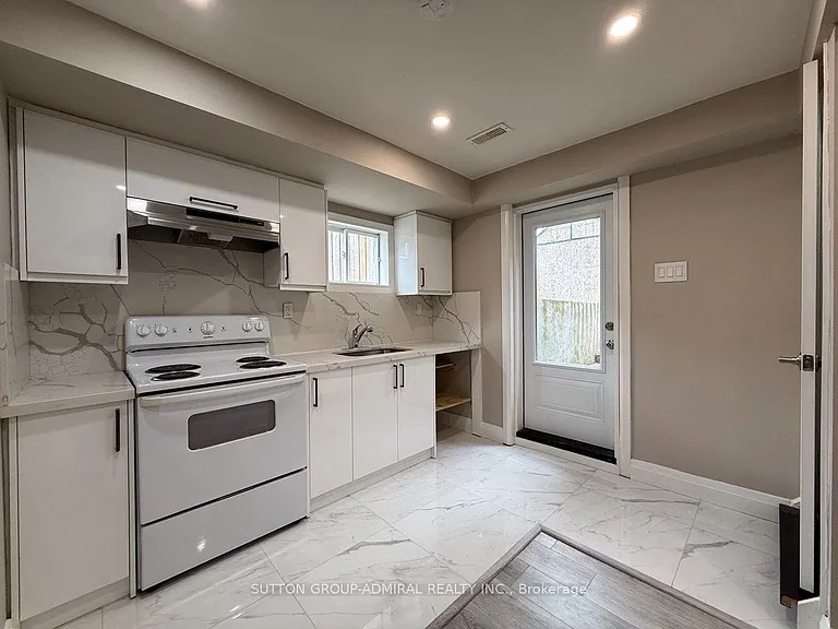 386 Irene Dr — Photo 31