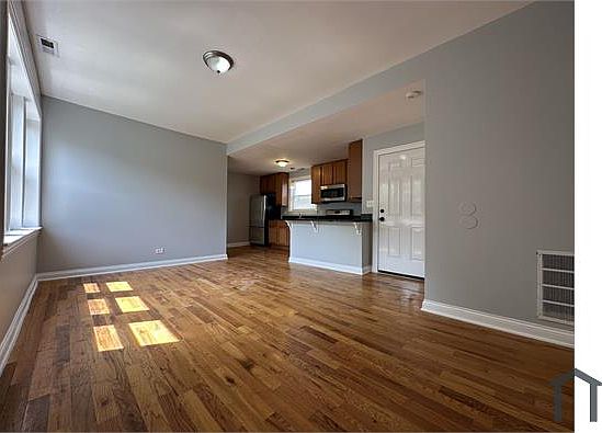 1st image of 2046 N Saint Louis Ave #1S